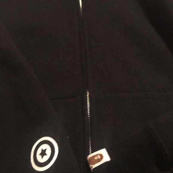 SOLD A Bathing Ape shark hoodie - Picture 3 of 8